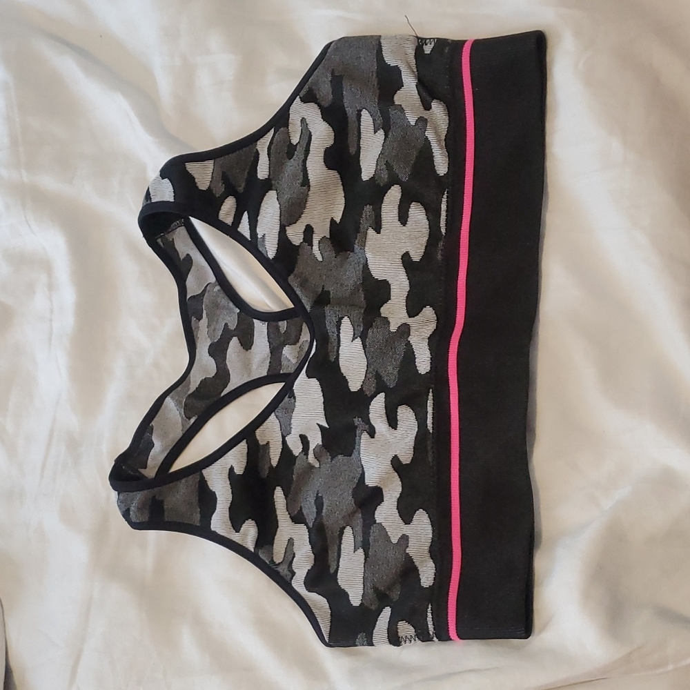 Maidenform camo sports bra